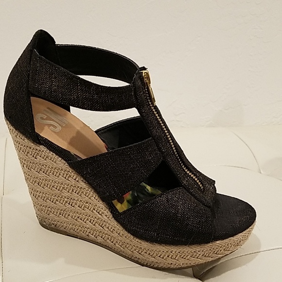SM Shoes - SM ] Black Canvas With Gold  Shimmer Wedges